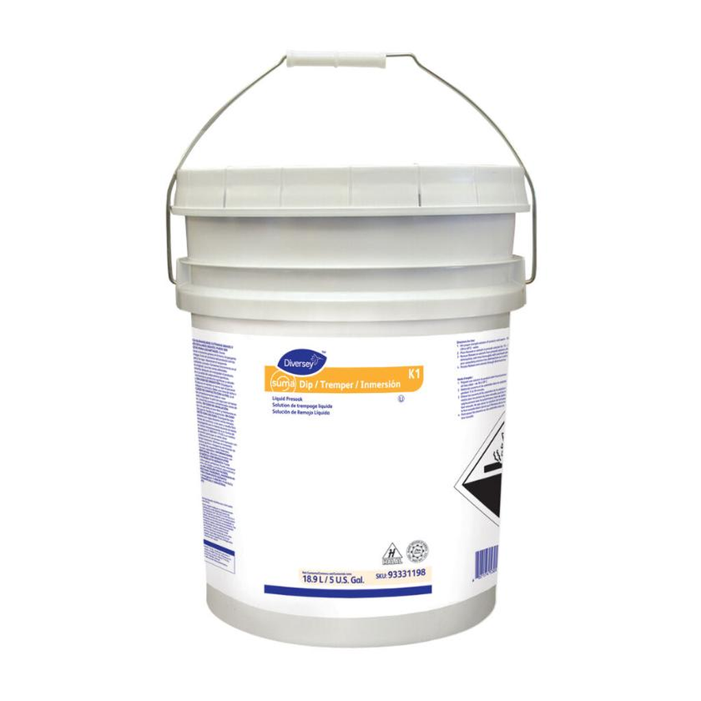 Suma® Dip K-1 Alkaline Chlorinated Presoak & Destainer Concentrate – 18.9 L